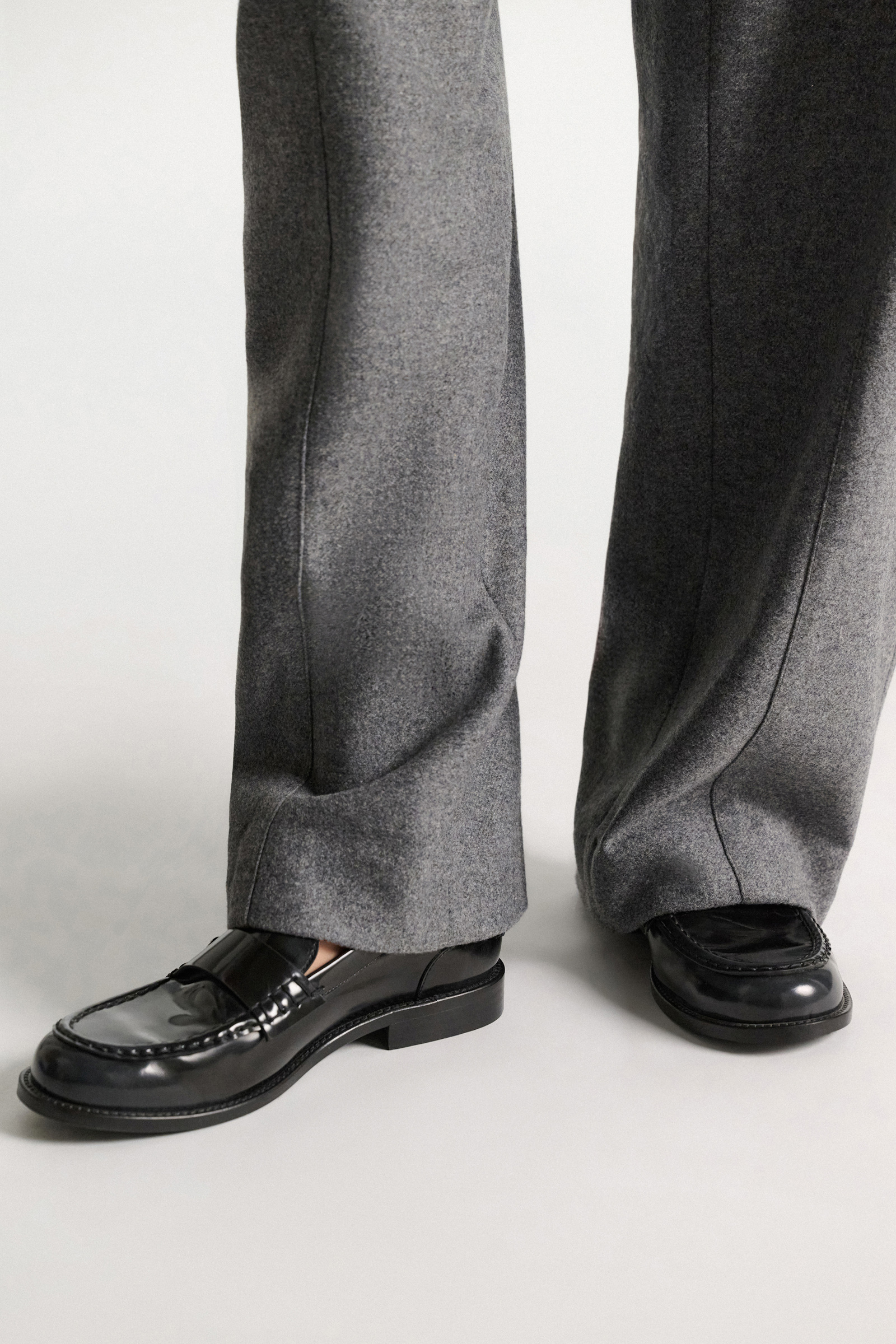 Dorothee Schumacher Loafer aus gebürstetem Leder black
