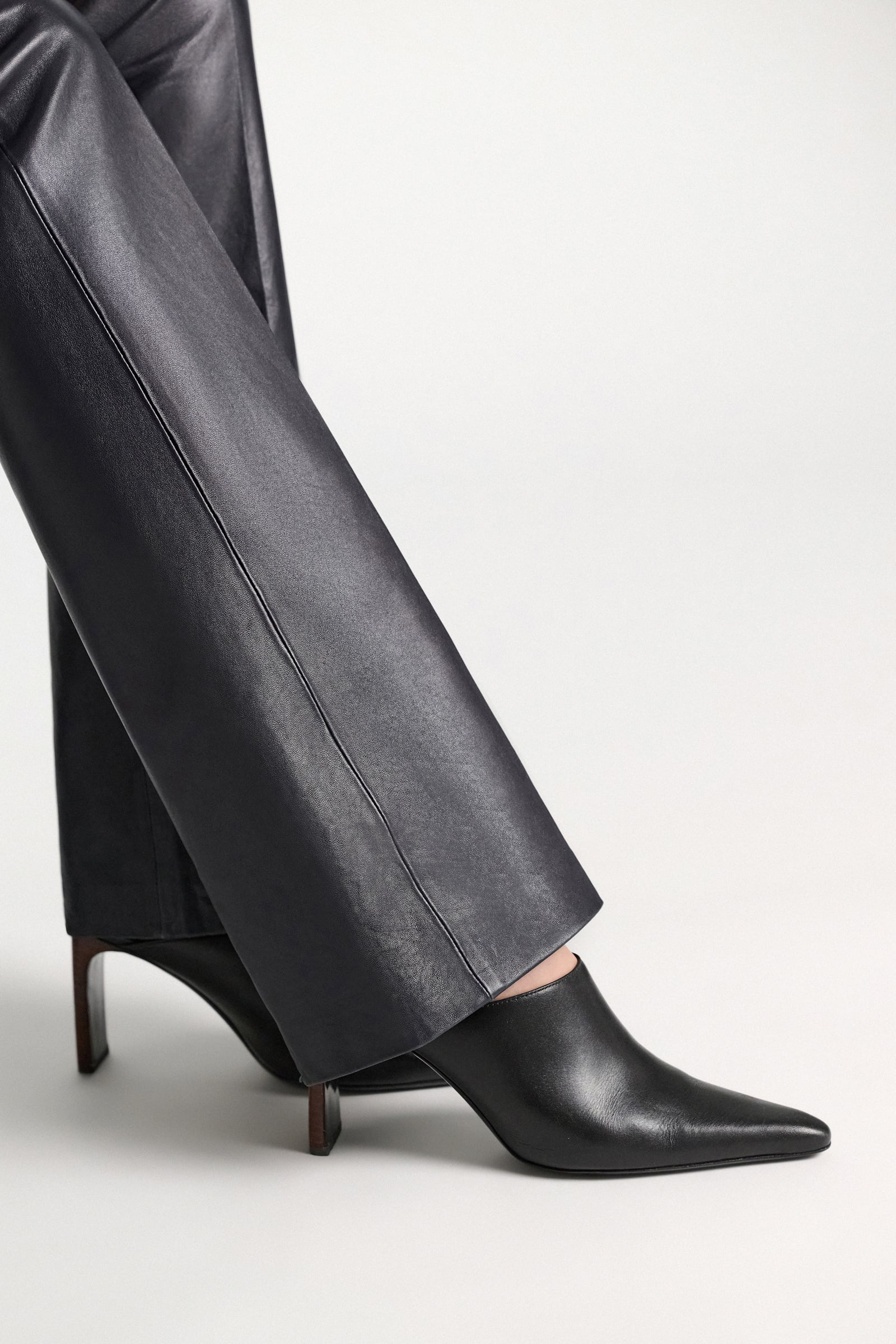 Dorothee Schumacher Calfskin mules black