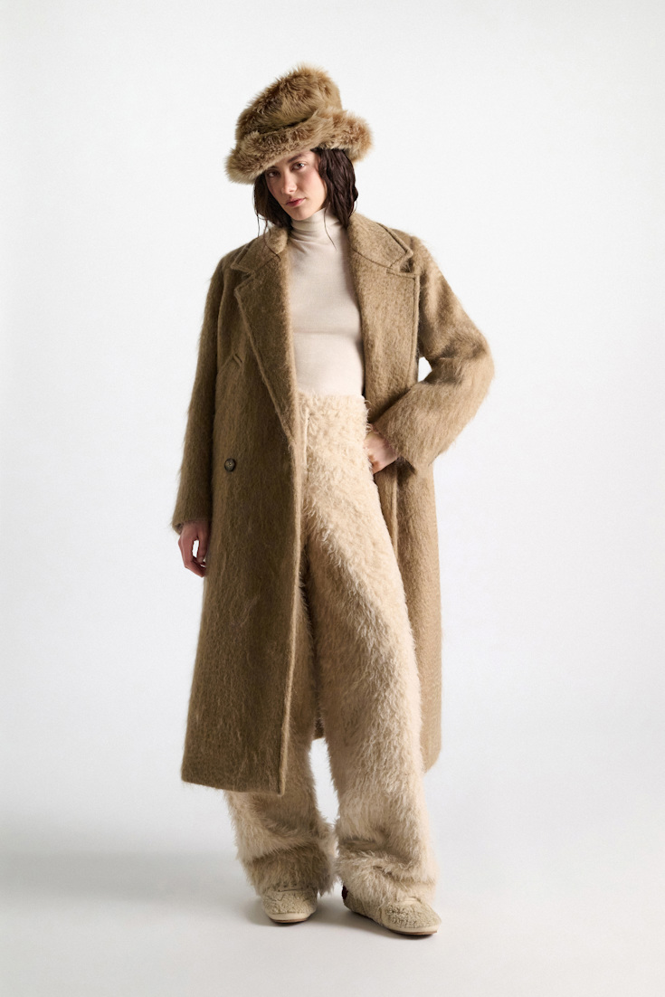 Dorothee Schumacher Shearling sneakers cream