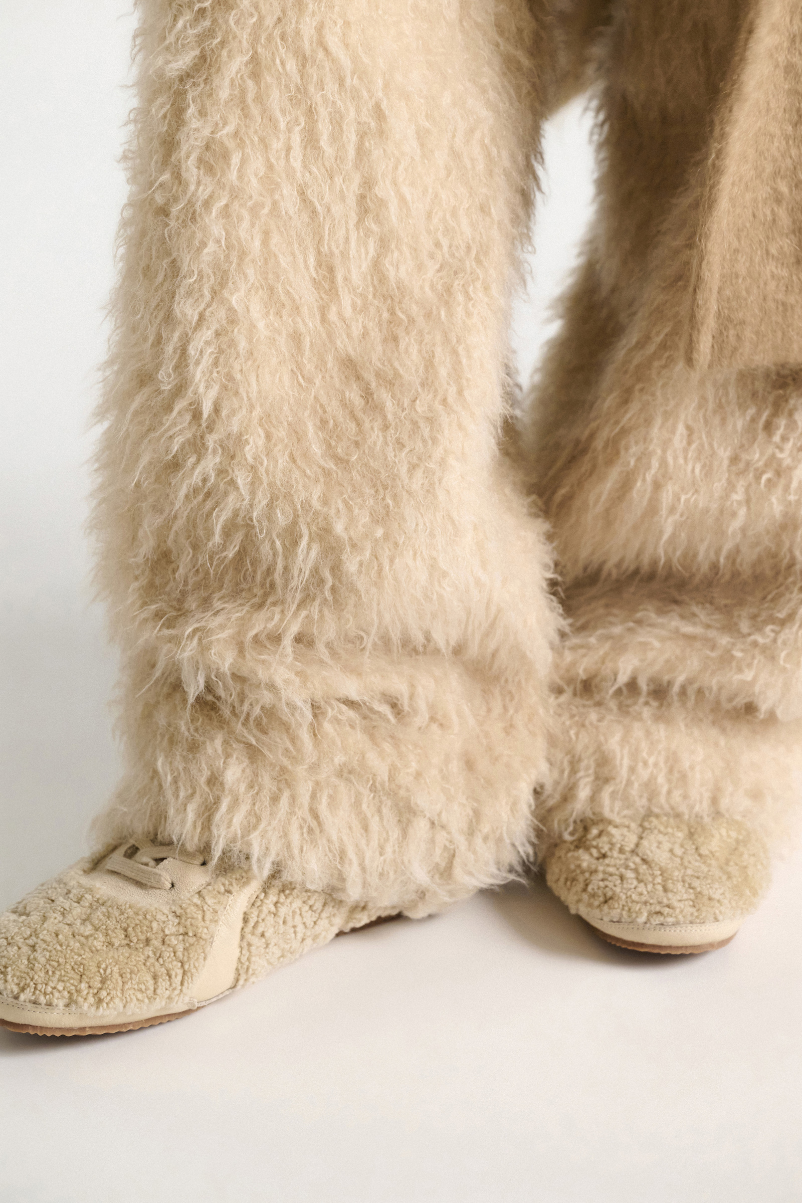 Dorothee Schumacher Shearling sneakers cream