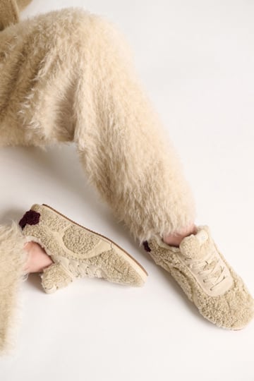 Dorothee Schumacher Shearling sneakers cream