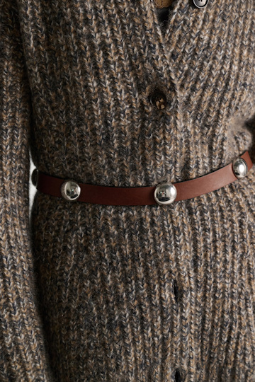 Dorothee Schumacher Thin leather belt with moveable studs cinnamon