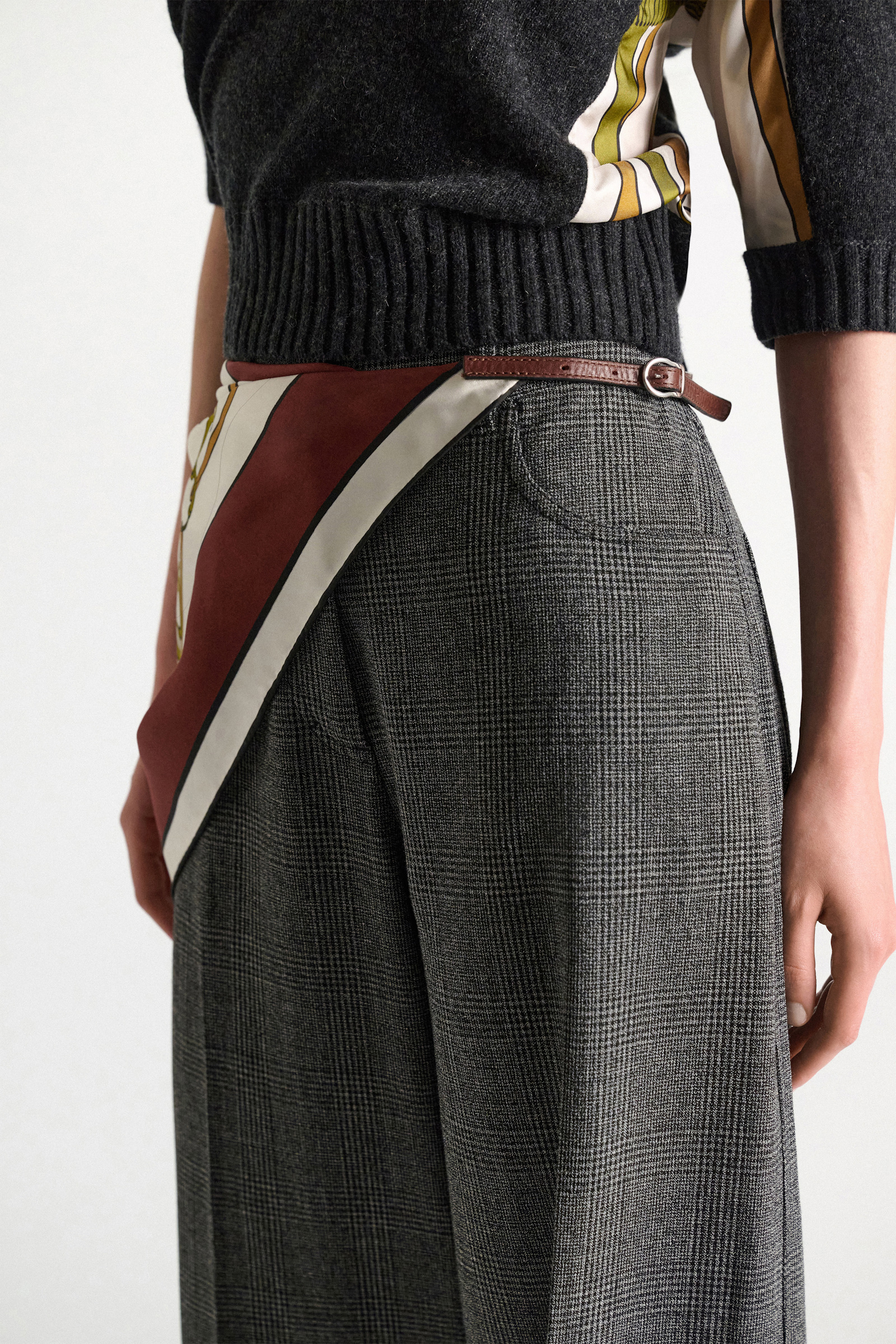 Dorothee Schumacher Styling Piece im Signature Print Brown Ribbon scarf