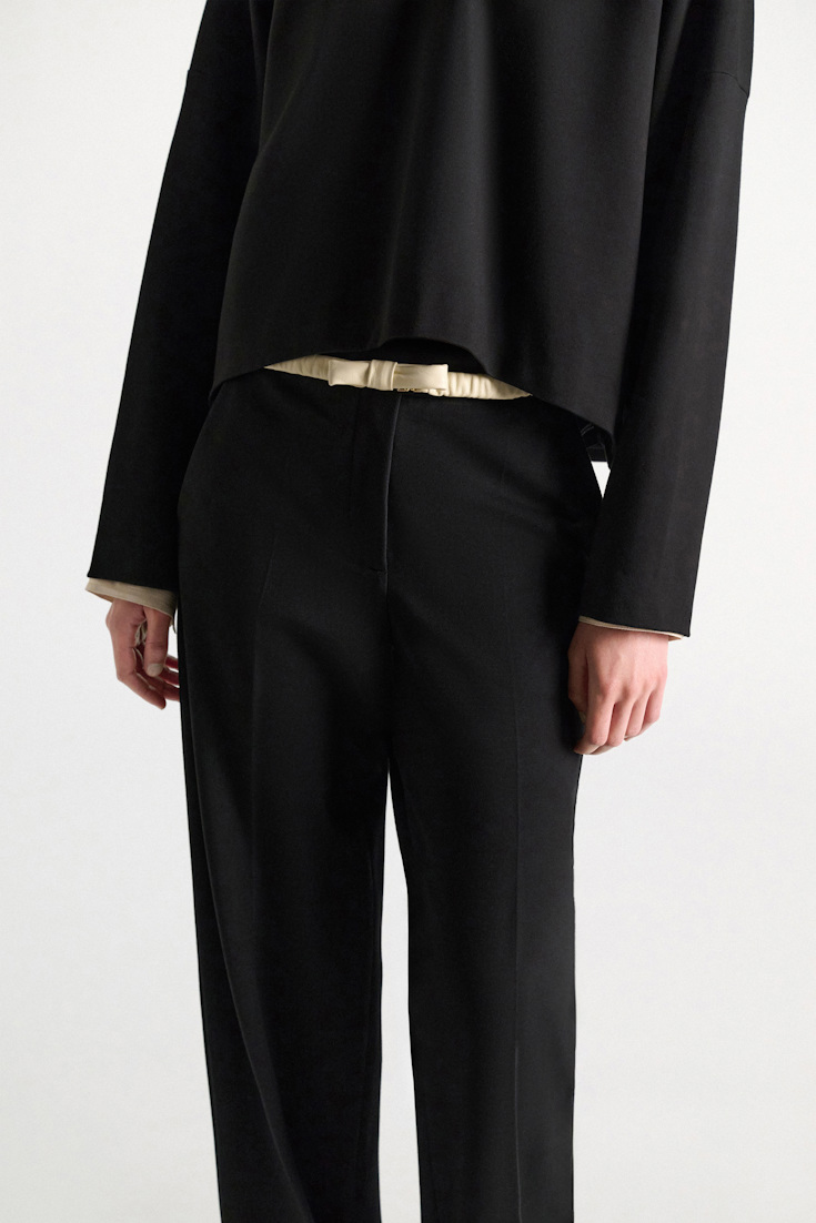Dorothee Schumacher Dehnbarer elastischer Gürtel mit Schleife camellia white