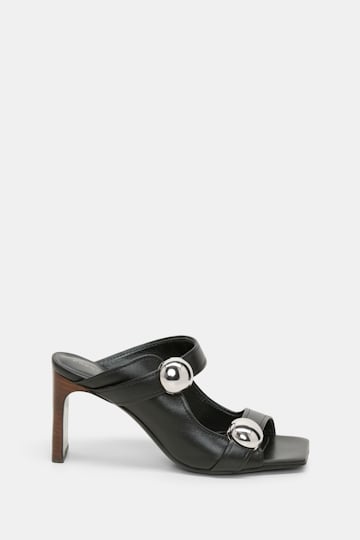 Dorothee Schumacher Sandalen mit übergroßen silberfarbenen Nieten black Product Front View