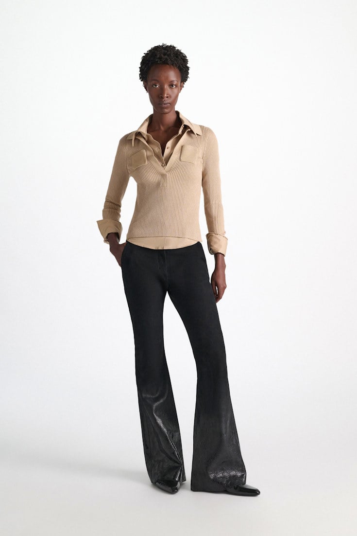Dorothee Schumacher Pullover mit Polokragen aus einem Merino-Lurex-Mix almond Model Front View