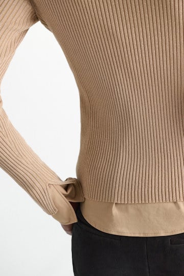 Dorothee Schumacher Ribbed Lurex-Merino pullover almond Model Detail View