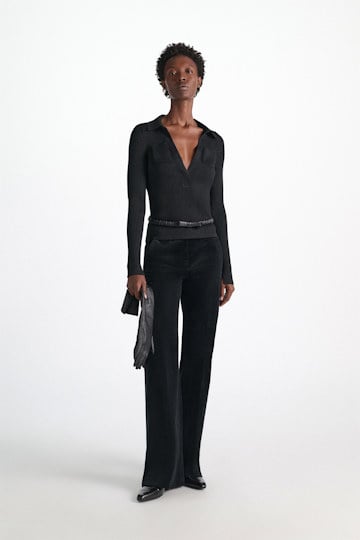 Dorothee Schumacher Pullover mit Polokragen aus einem Merino-Lurex-Mix vinyl black Model Front View