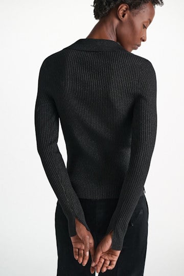 Dorothee Schumacher Pullover mit Polokragen aus einem Merino-Lurex-Mix vinyl black Model Detail View