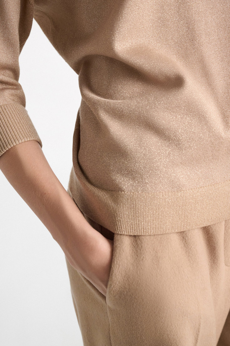 Dorothee Schumacher Rollkragenpullover aus Lurex-Merino-Mix almond Model Detail View