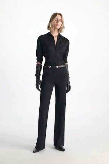 Dorothee Schumacher Strickhose aus Lurex-Merino-Mix vinyl black Model Front View