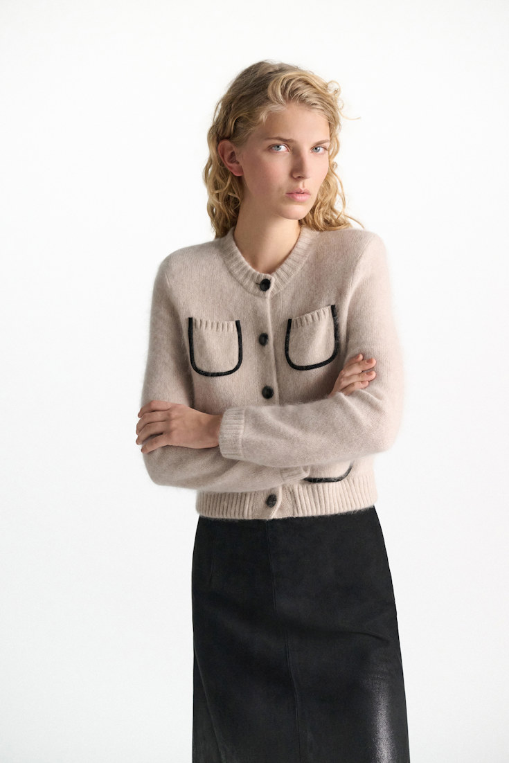 Dorothee Schumacher Fluffy knit cardigan with pockets almond Model Detail View