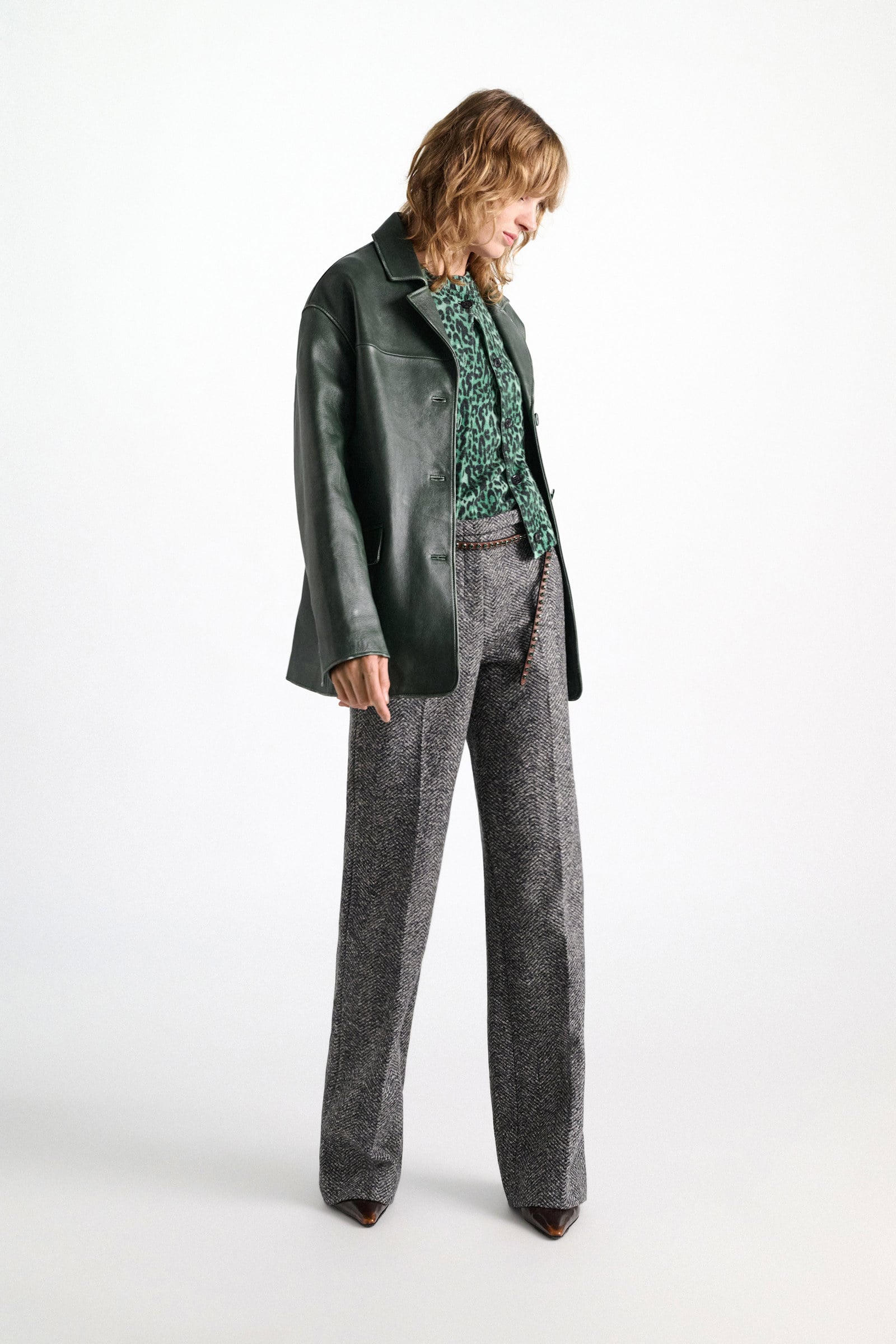 Dorothee Schumacher Merino-cashmere leopard print pullover leo allover green Model Front View