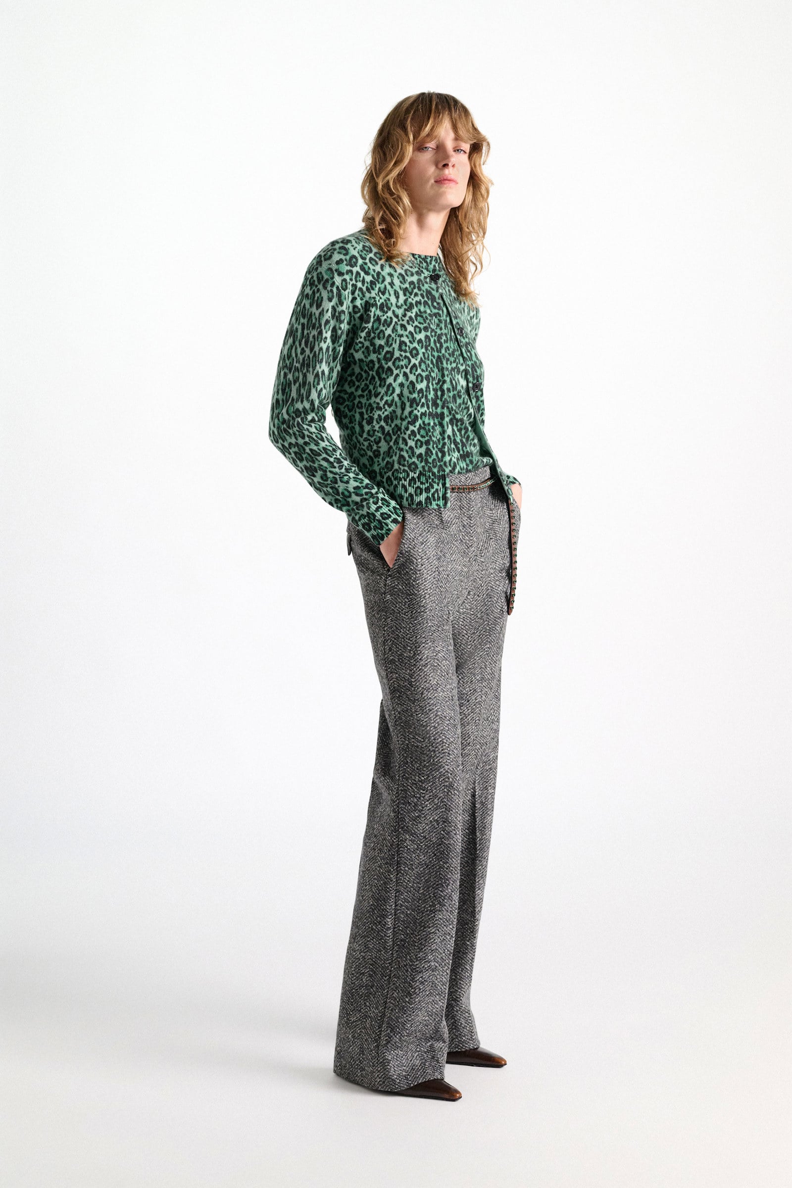 Dorothee Schumacher Merino-cashmere leopard print cardigan leo allover green Model Detail View