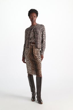 Dorothee Schumacher Cardigan mit Leoparden-Print aus Merino und Kaschmir leo allover brown