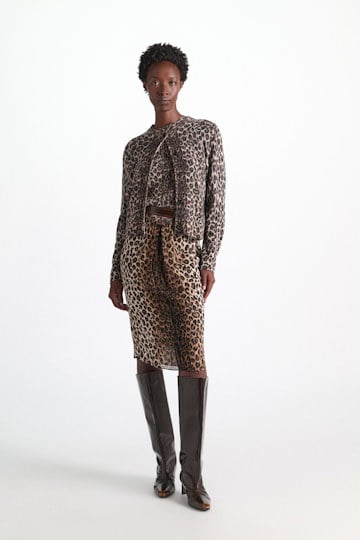 Dorothee Schumacher Merino-cashmere leopard print cardigan leo allover brown Model Detail View