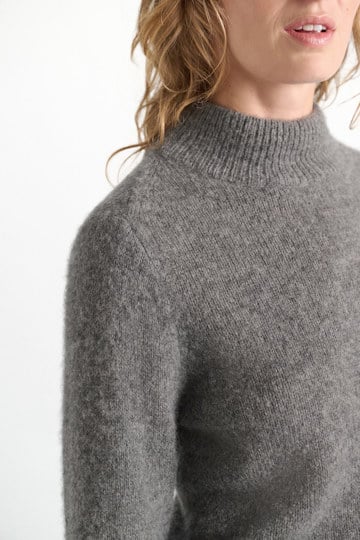 Dorothee Schumacher Cashmere turtleneck pullover stereo grey Model Detail View