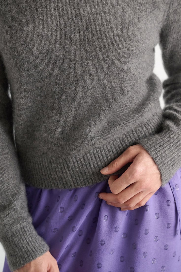 Dorothee Schumacher Cashmere turtleneck pullover stereo grey Model Detail View