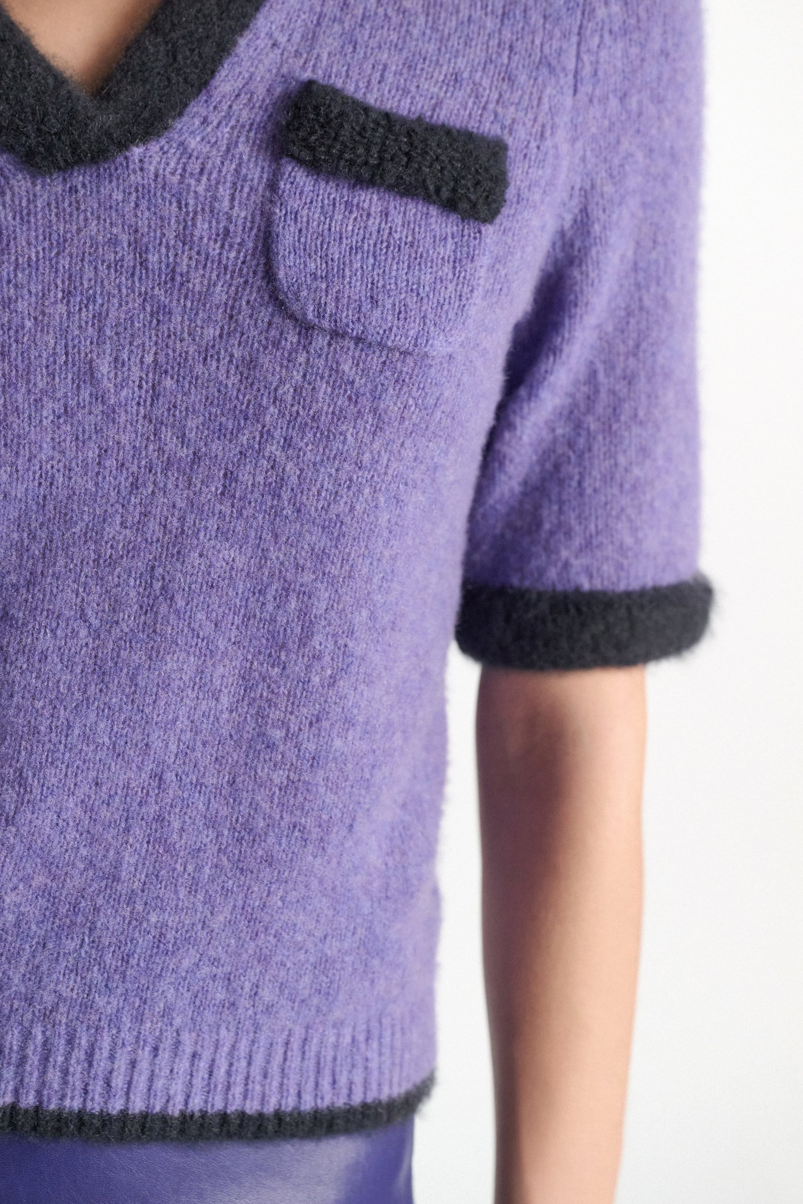 Dorothee Schumacher Half-sleeve cashmere top violet Model Detail View