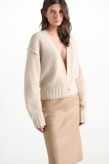 Dorothee Schumacher Deep V cashmere cardigan pearl mouliné Model Detail View