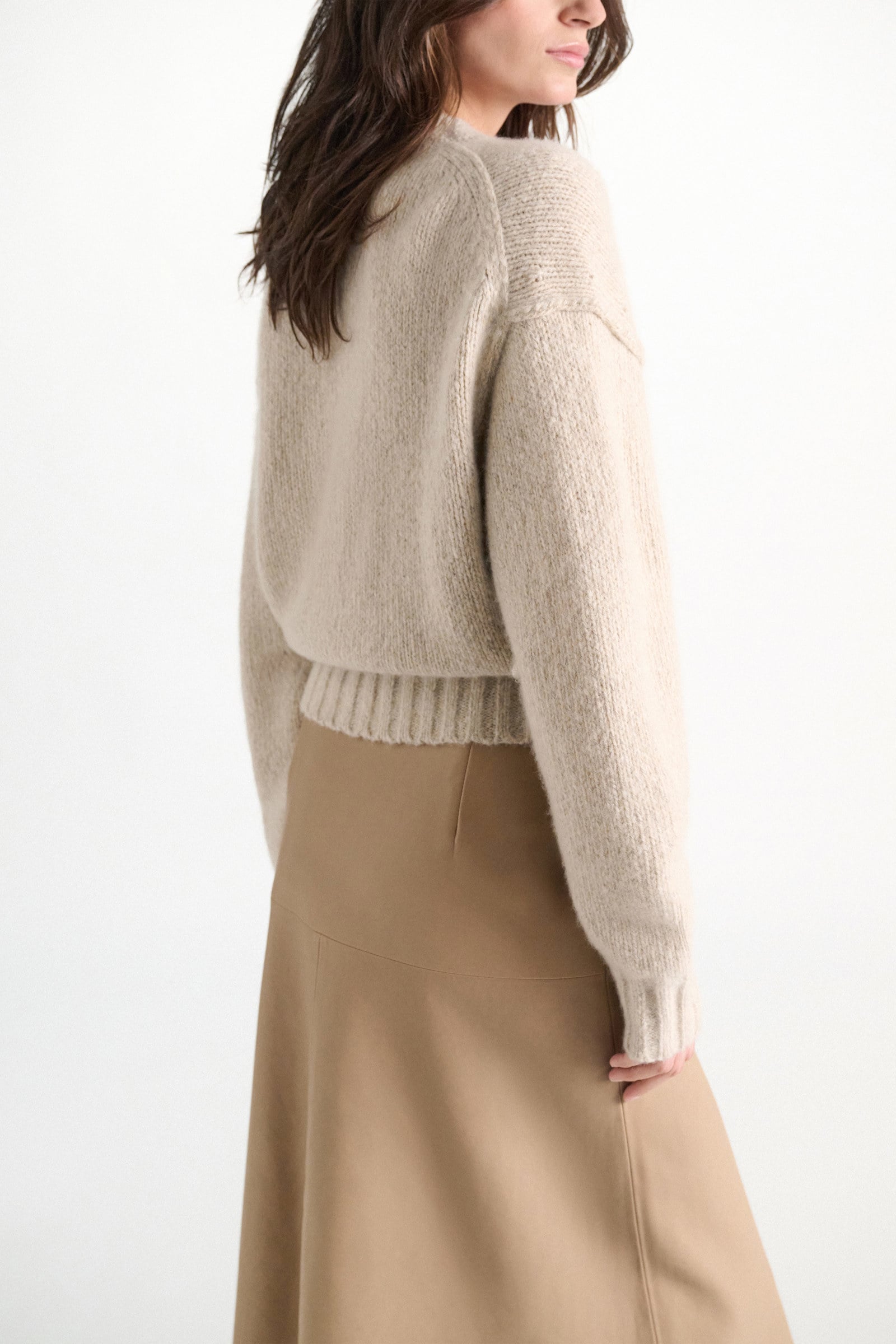 Dorothee Schumacher Deep V cashmere cardigan pearl mouliné Model Detail View