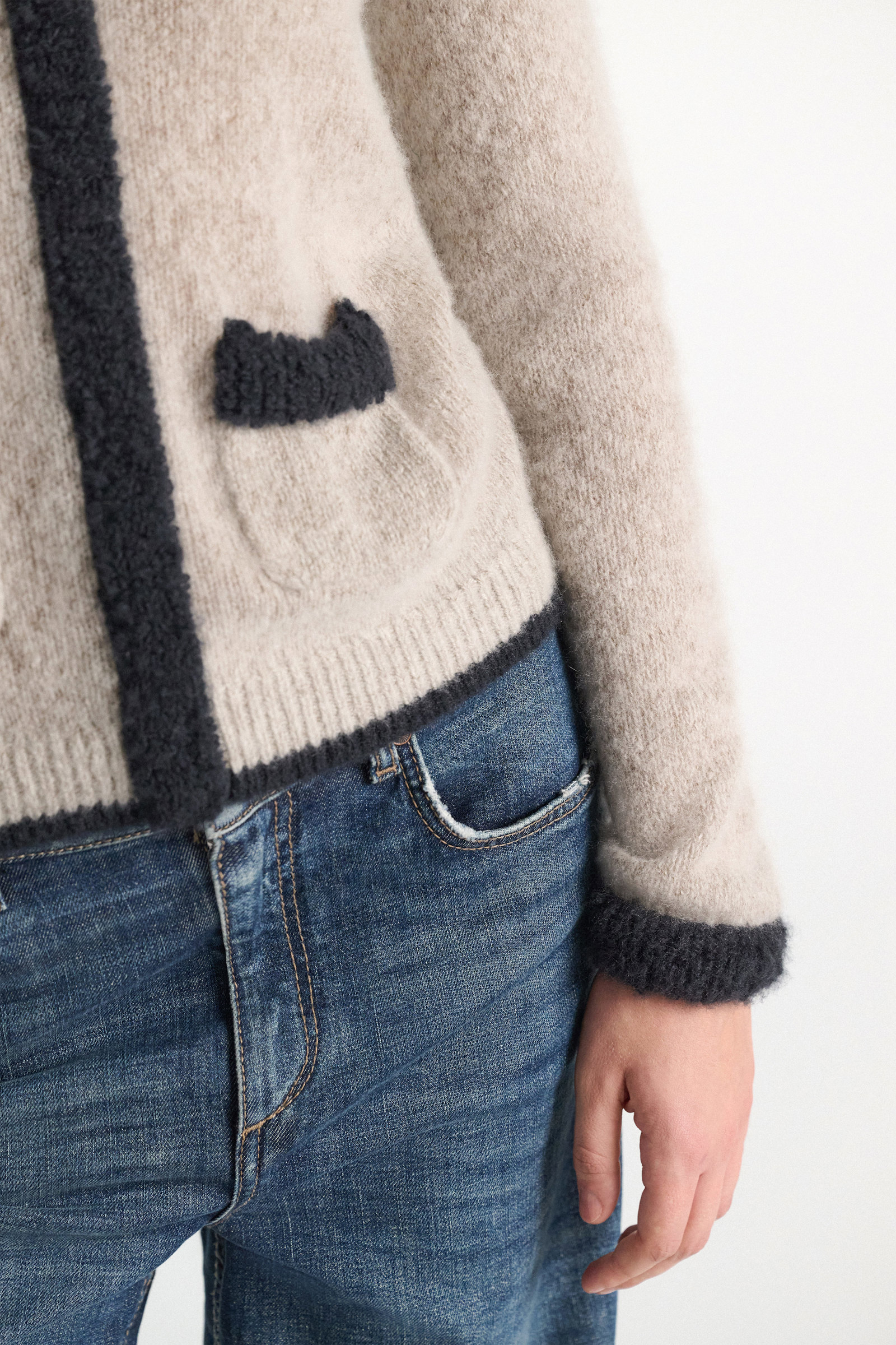 Dorothee Schumacher Cashmere cardigan-look pullover flash light Model Detail View