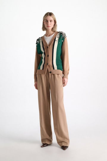 Dorothee Schumacher Verzierter Cardigan aus Merino beige green black stripe Model Front View