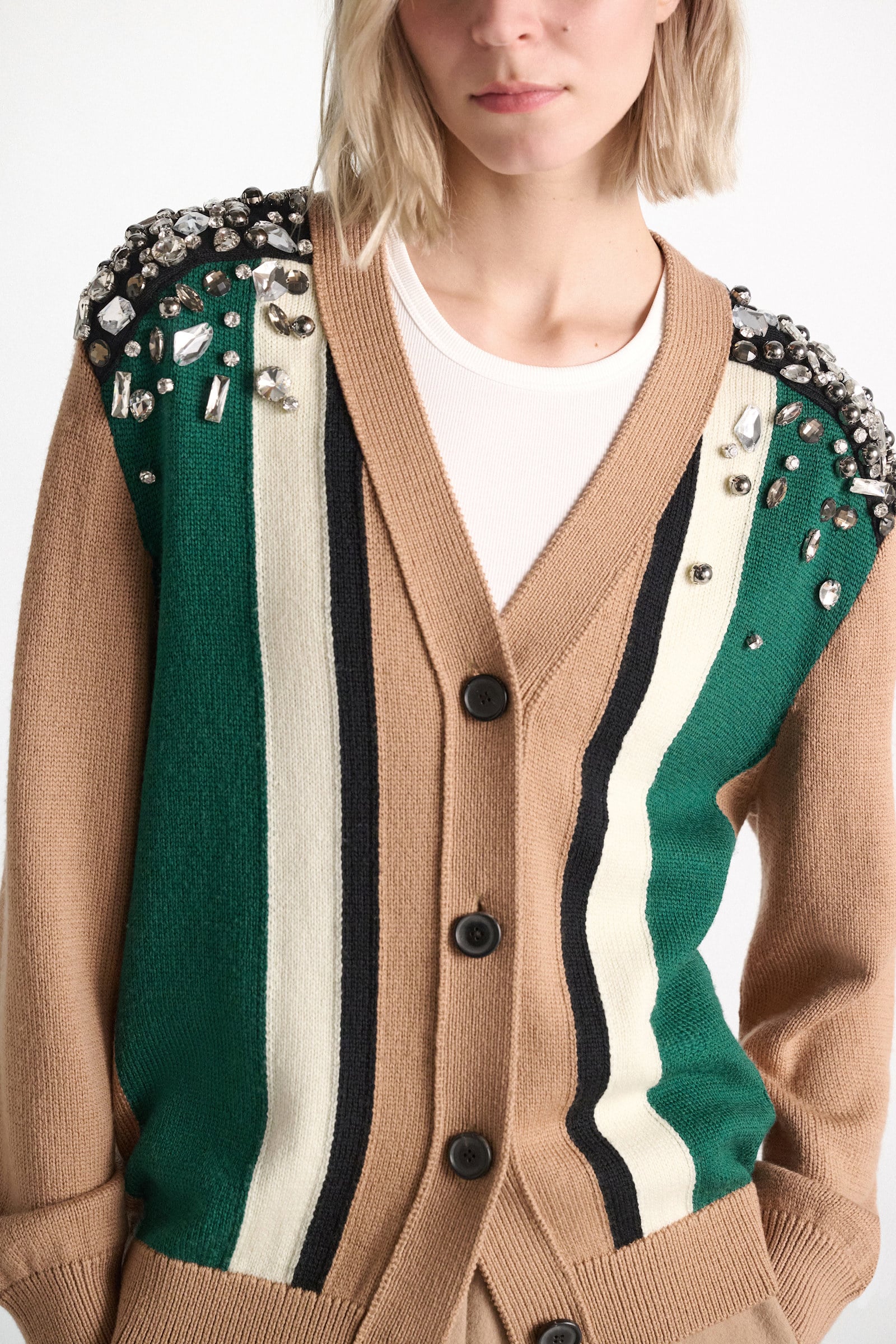 Dorothee Schumacher Verzierter Cardigan aus Merino beige green black stripe Model Detail View
