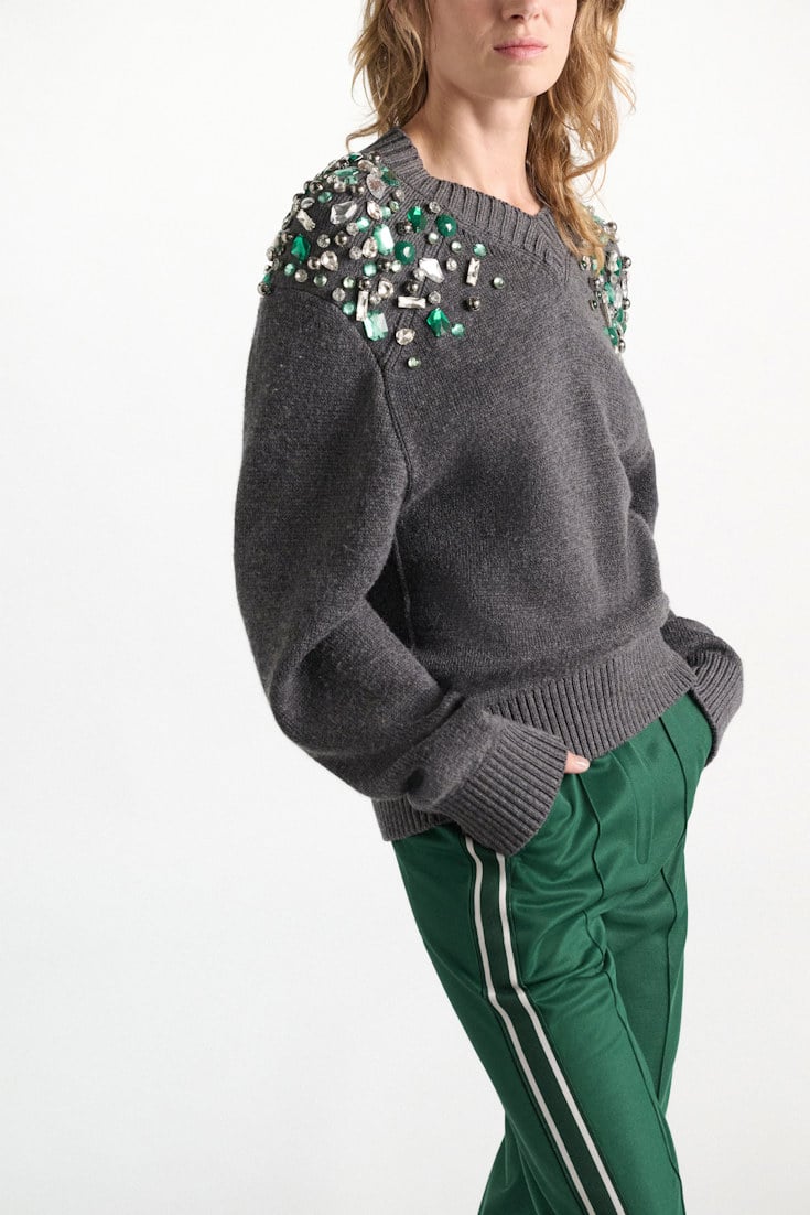 Dorothee Schumacher Verzierter V-Ausschnitt-Pullover aus Merino stereo grey Model Detail View