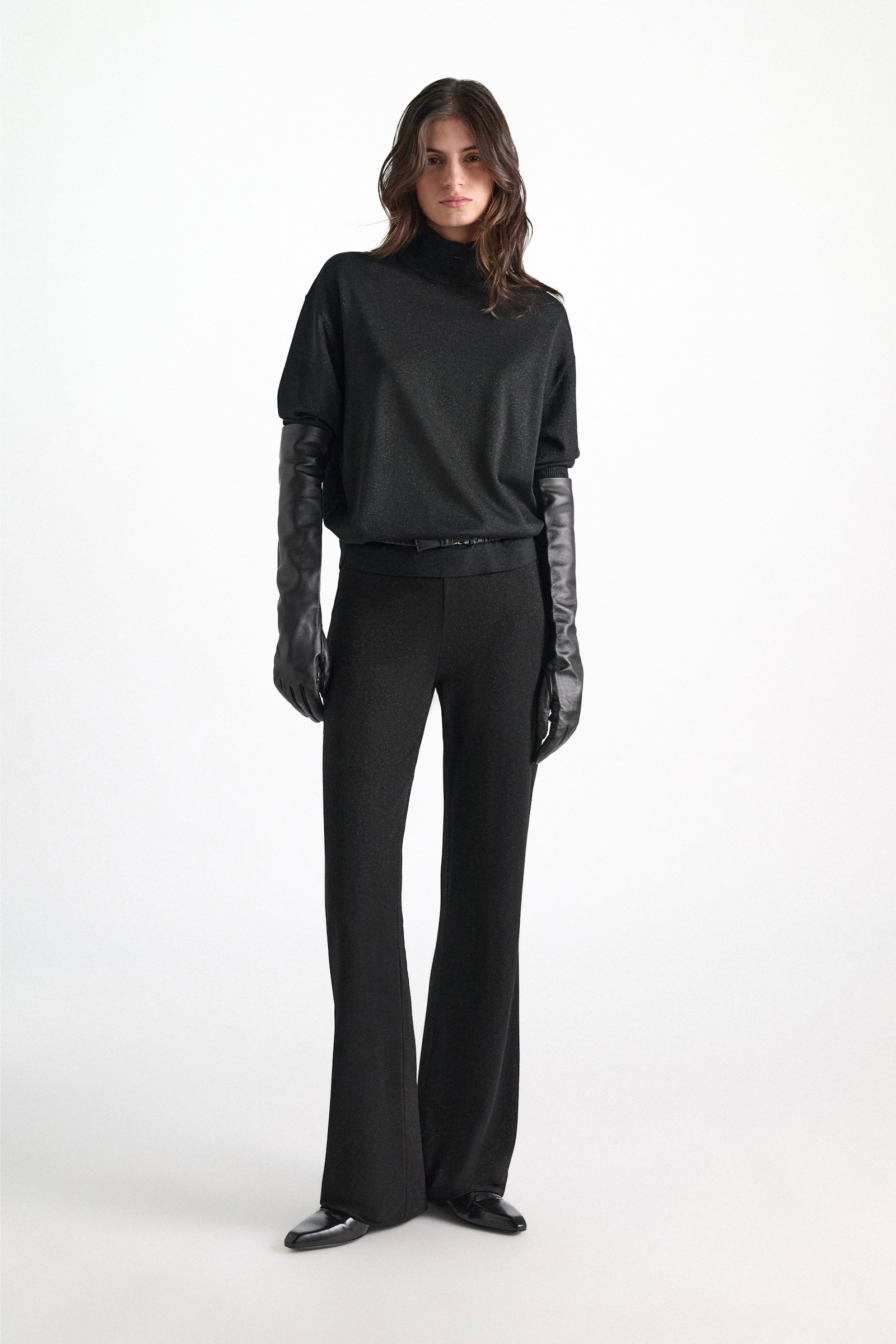 Dorothee Schumacher Hose aus Lurex-Jersey vinyl black Model Detail View