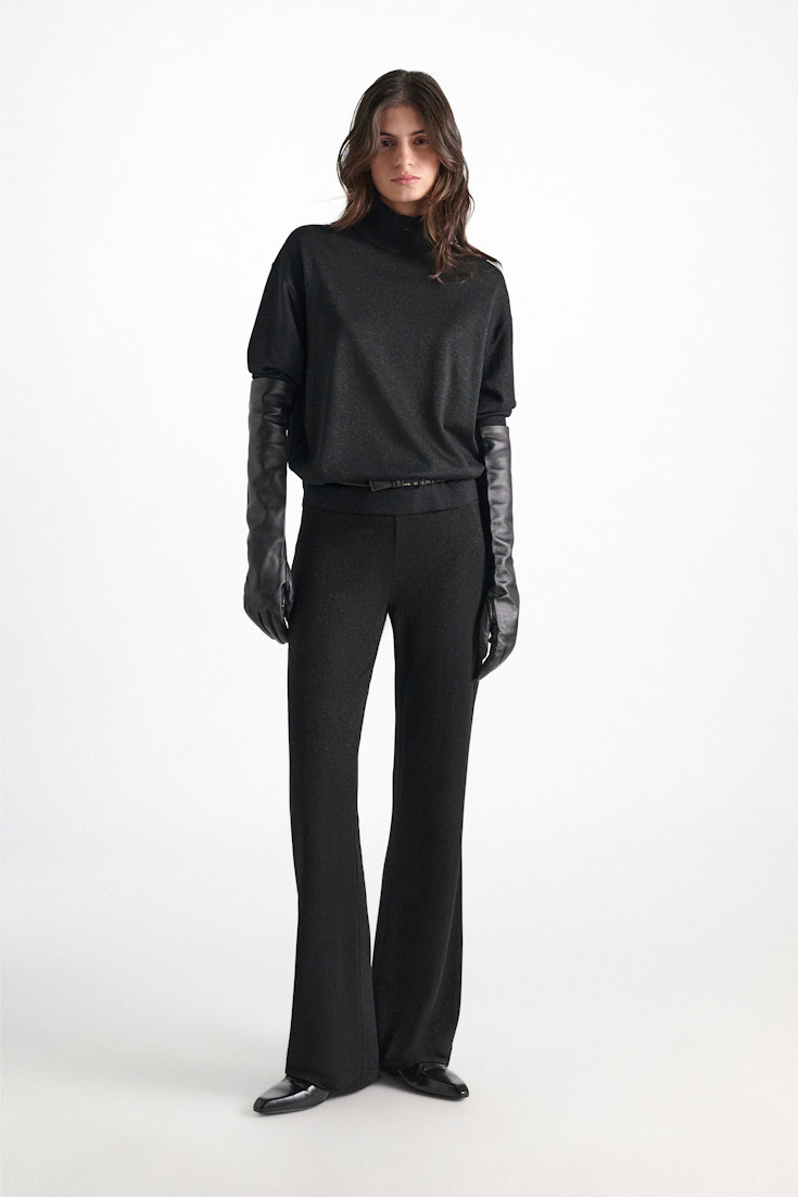 Dorothee Schumacher Hose aus Lurex-Jersey vinyl black Model Detail View