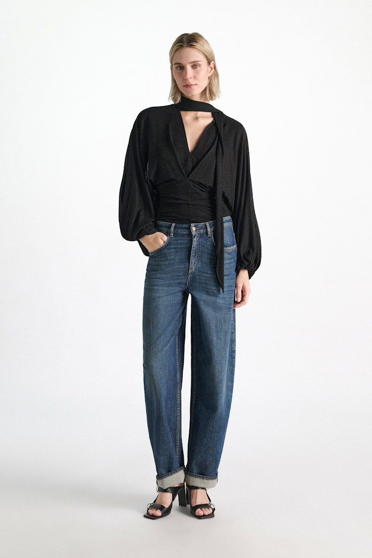 Dorothee Schumacher Tunika-Bluse aus Lurex-Jersey vinyl black Model Front View