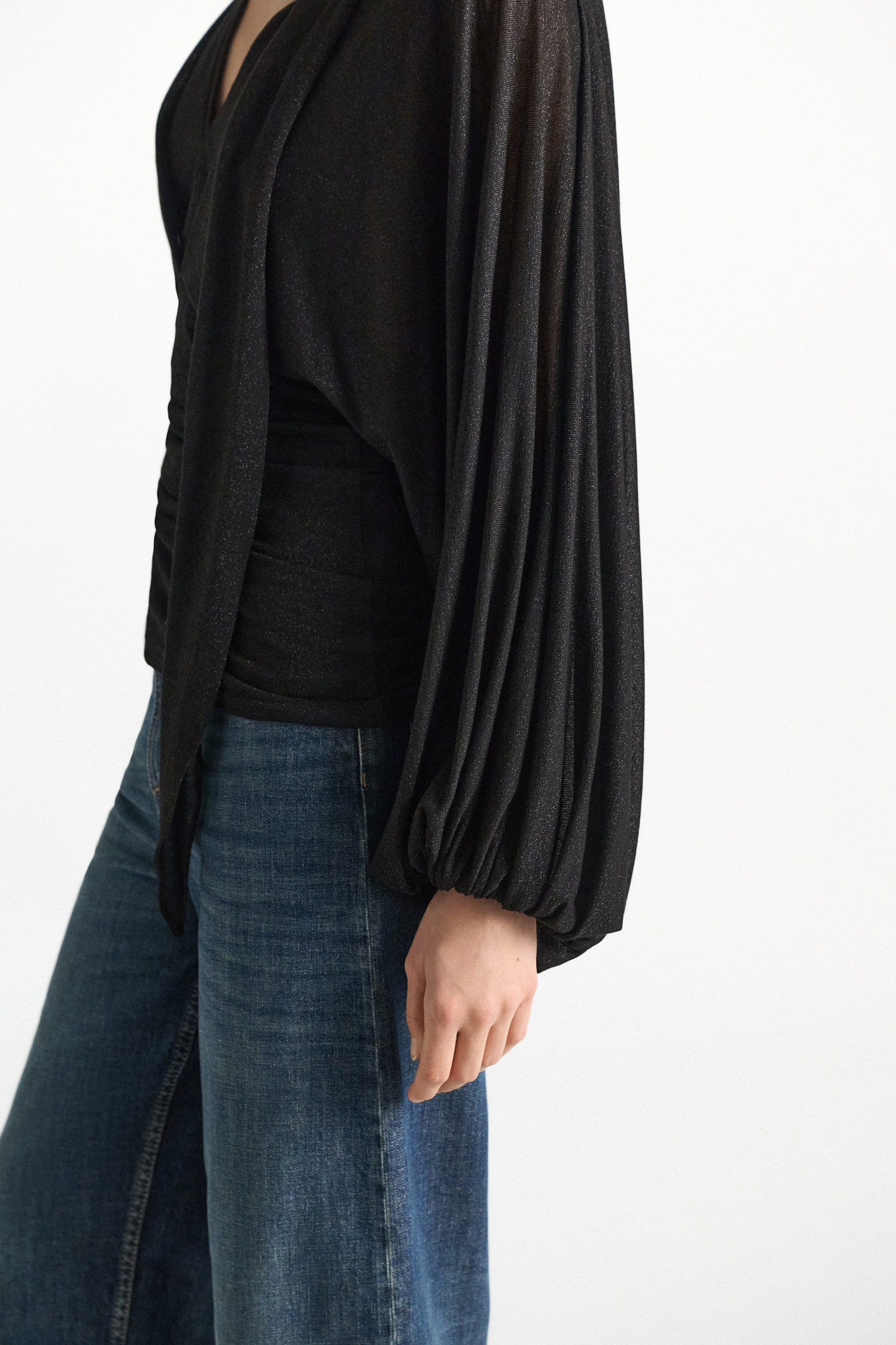 Dorothee Schumacher Tunika-Bluse aus Lurex-Jersey vinyl black Model Detail View