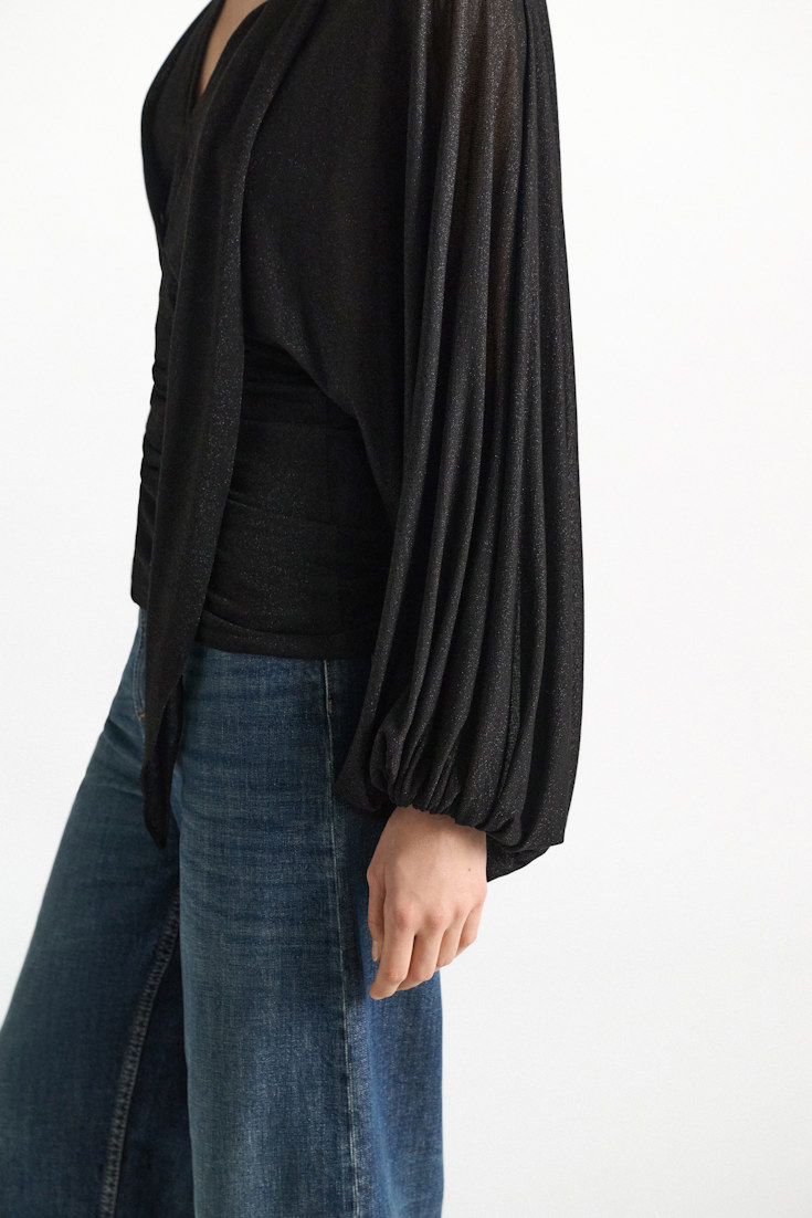 Dorothee Schumacher Tunika-Bluse aus Lurex-Jersey vinyl black Model Detail View
