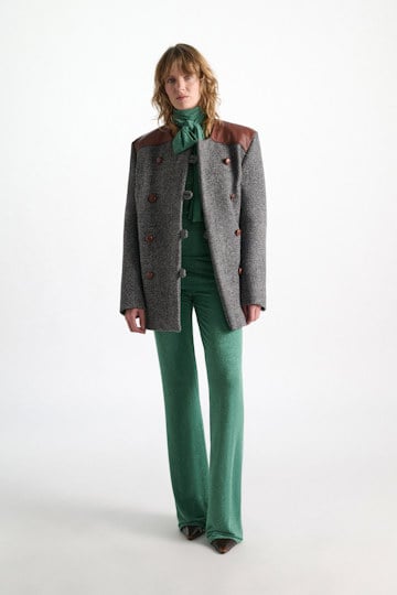 Dorothee Schumacher Schal aus Lurex-Jersey emerald Model Front View