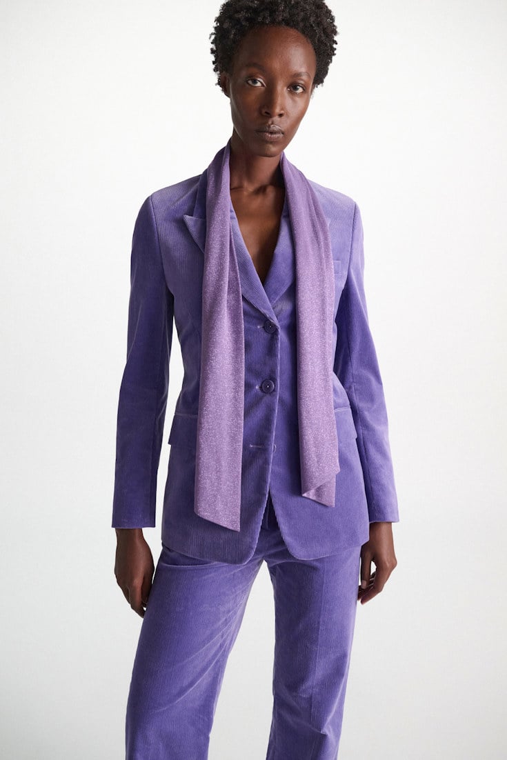 Dorothee Schumacher Schal aus Lurex-Jersey violet Model Detail View