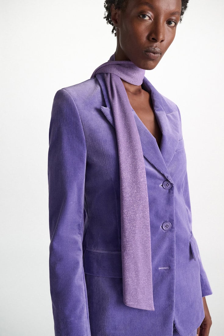 Dorothee Schumacher Schal aus Lurex-Jersey violet Model Detail View