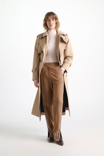 Dorothee Schumacher Glänzender Rollkragen mit langem Arm canvas white Model Front View