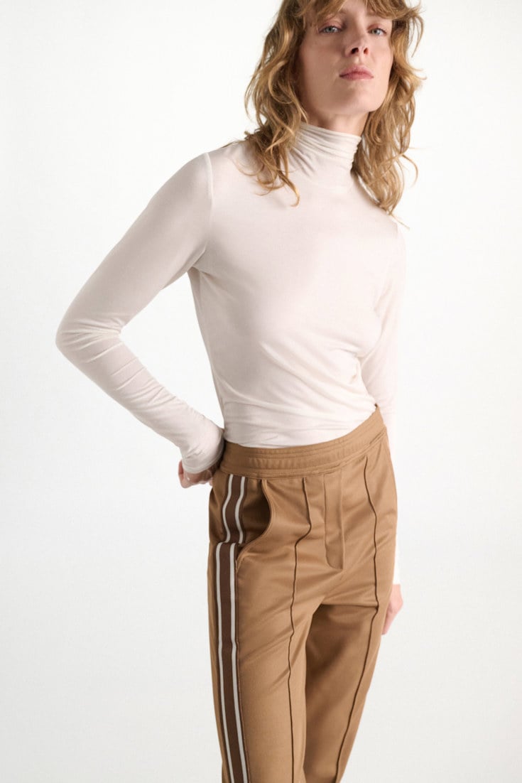 Dorothee Schumacher Glänzender Rollkragen mit langem Arm canvas white Model Detail View