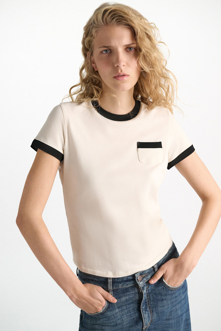 Dorothee Schumacher Baby-T-Shirt mit Kontrastbündchen canvas white Model Detail View