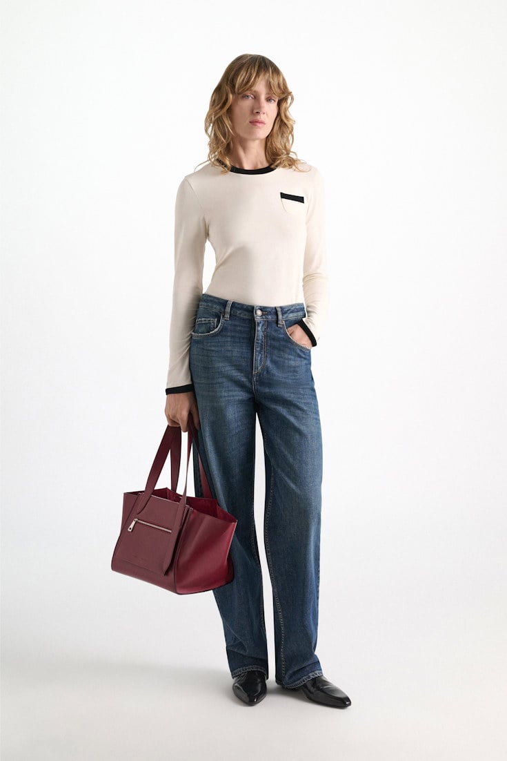 Dorothee Schumacher Longsleeve mit Kontrastbündchen canvas white Model Front View