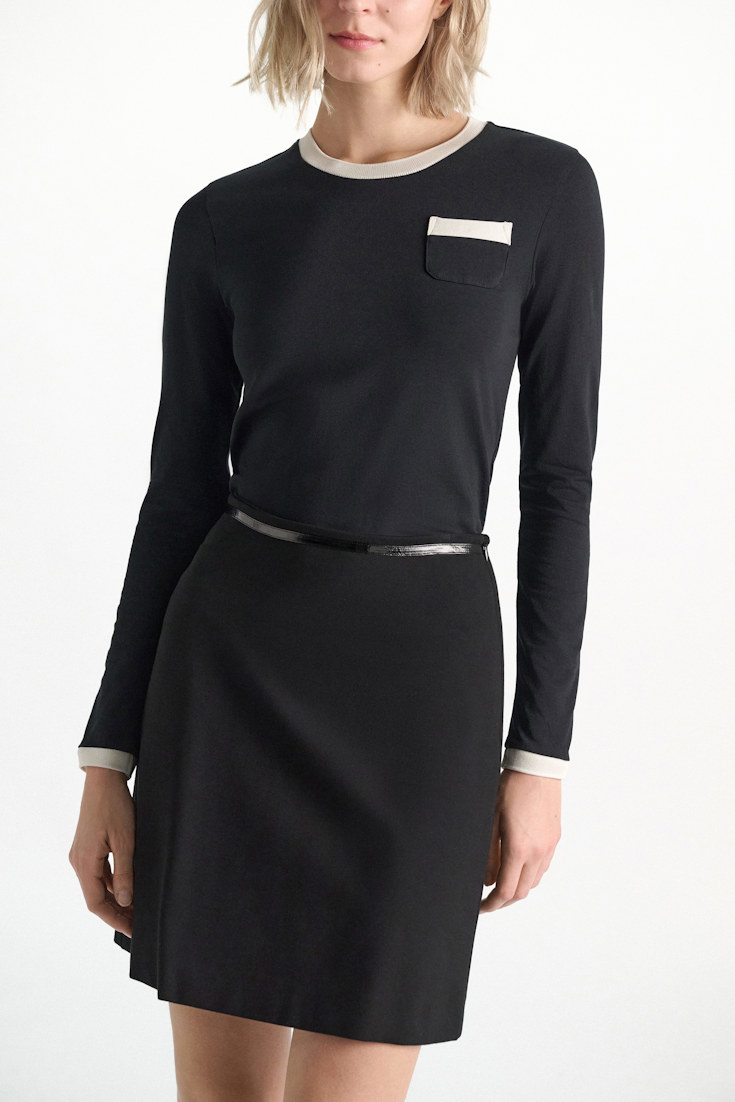 Dorothee Schumacher Longsleeve mit Kontrastbündchen vinyl black Model Detail View