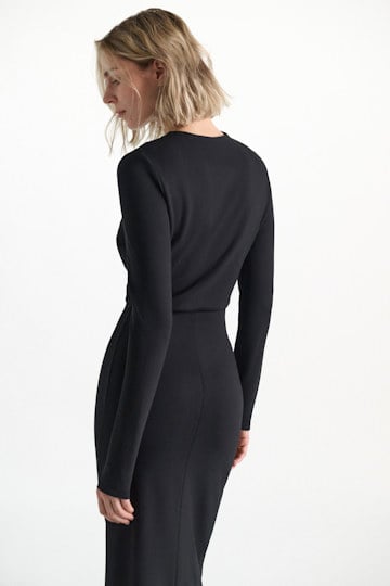 Dorothee Schumacher Travel jersey draped dress vinyl black Model Detail View