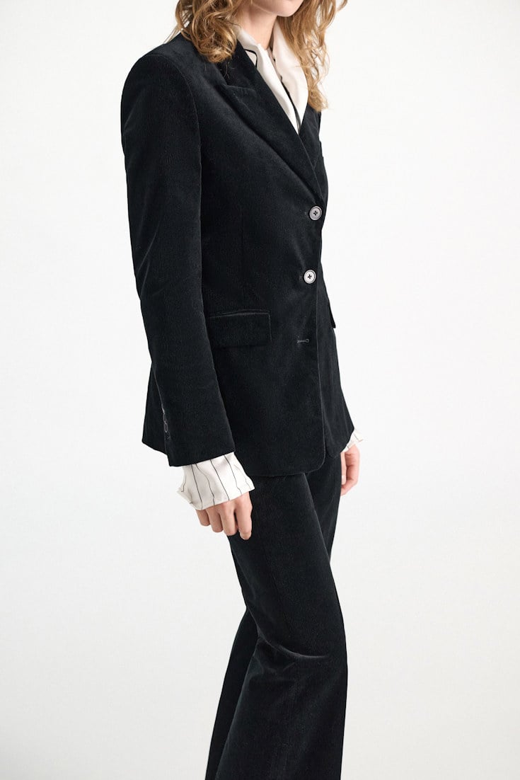 Dorothee Schumacher Cord-Blazer vinyl black Model Detail View