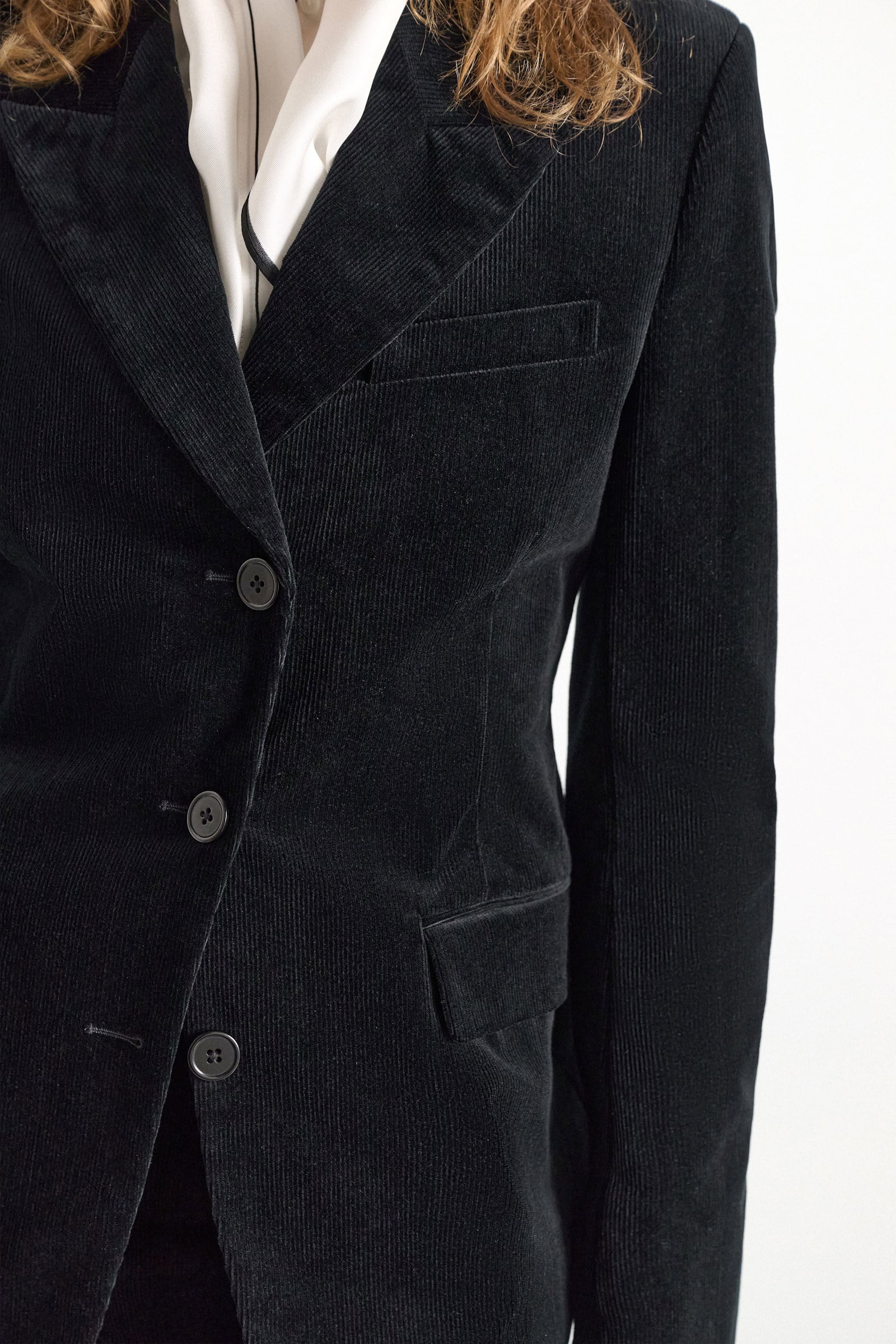 Dorothee Schumacher Cord-Blazer vinyl black Model Detail View