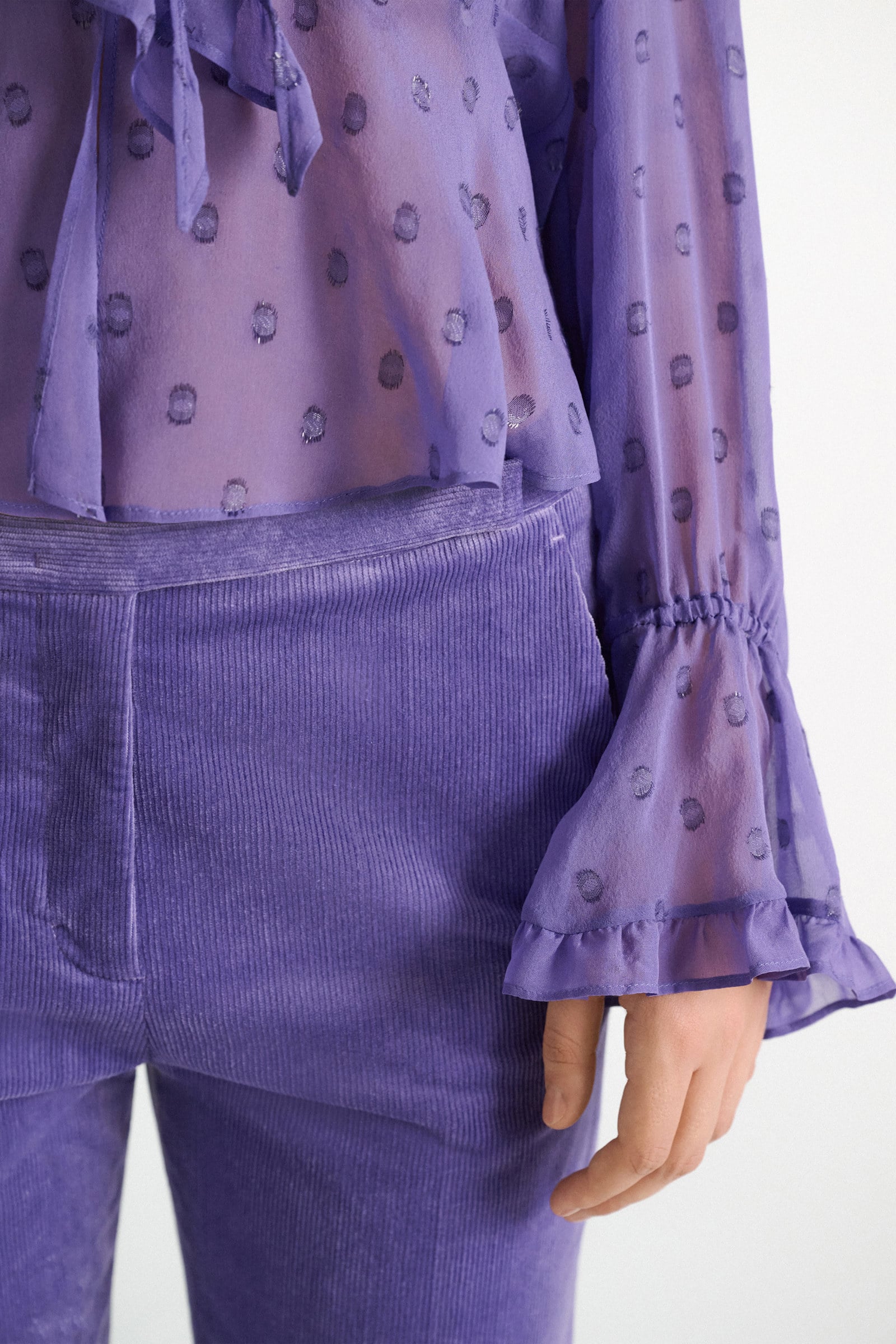 Dorothee Schumacher Cord-Hose violet Model Detail View