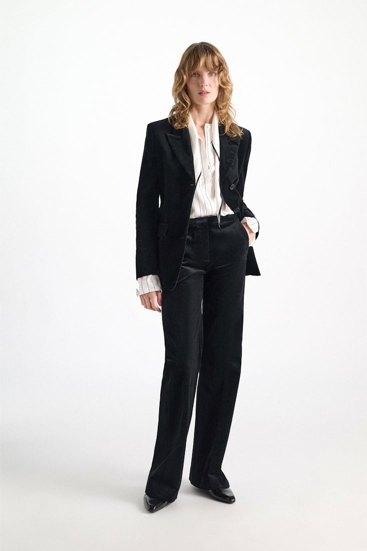 Dorothee Schumacher Cord-Hose vinyl black Model Front View