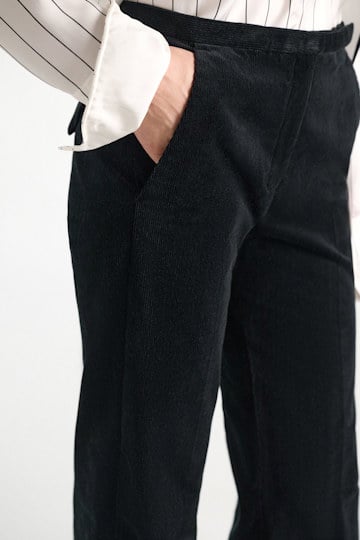Dorothee Schumacher Corduroy pants vinyl black Model Detail View
