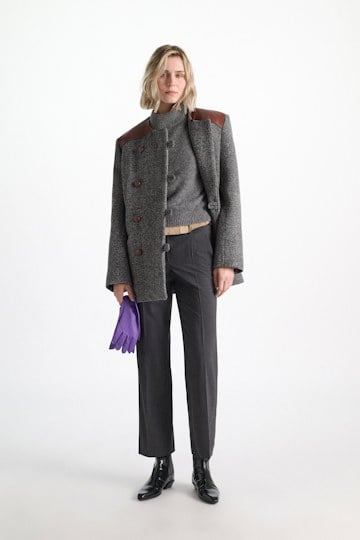 Dorothee Schumacher Lightweight wool belted cigarette pants vinyl black Model Front View