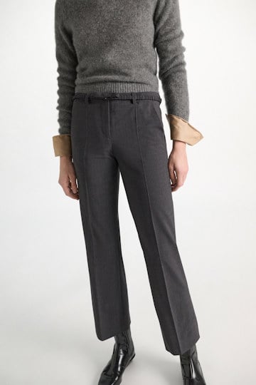 Dorothee Schumacher Lightweight wool belted cigarette pants vinyl black Model Detail View